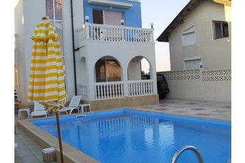 Bulgārija Privát Černomorec, Eksterjers